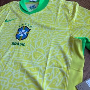 NIKE BRAZIL 2024 HOME JERSEY Sz L Bnwt soccer